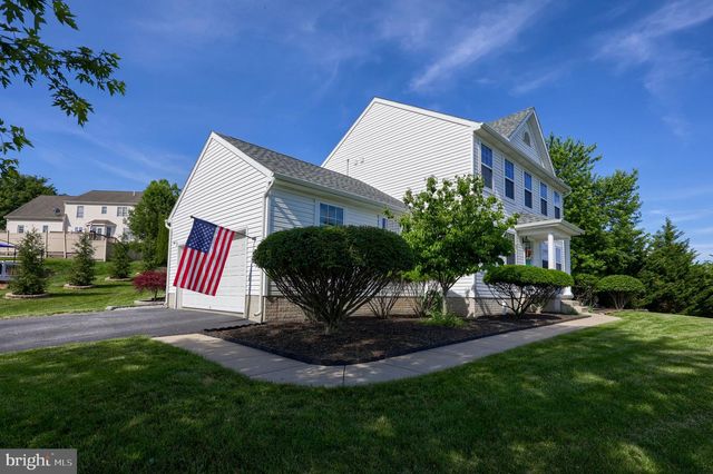 100 SURREY LN, York, PA 17402