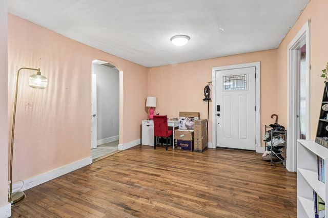 606 E Pecan ST, Taylor, TX 76574