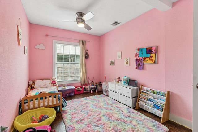 606 E Pecan ST, Taylor, TX 76574