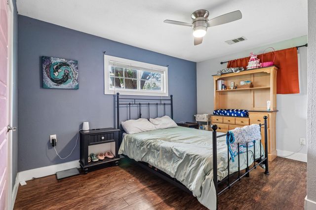 606 E Pecan ST, Taylor, TX 76574