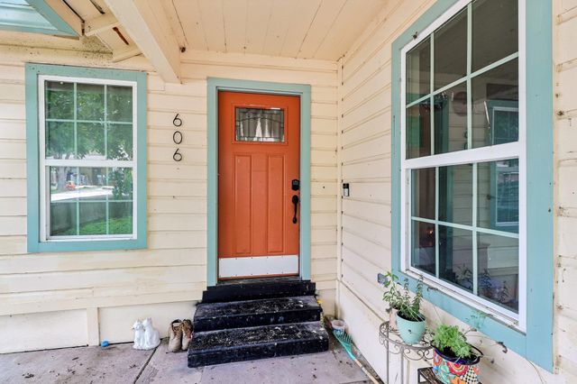 606 E Pecan ST, Taylor, TX 76574