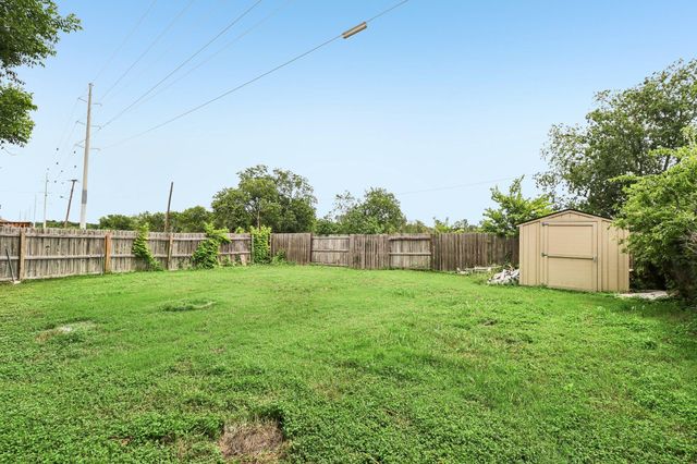 606 E Pecan ST, Taylor, TX 76574
