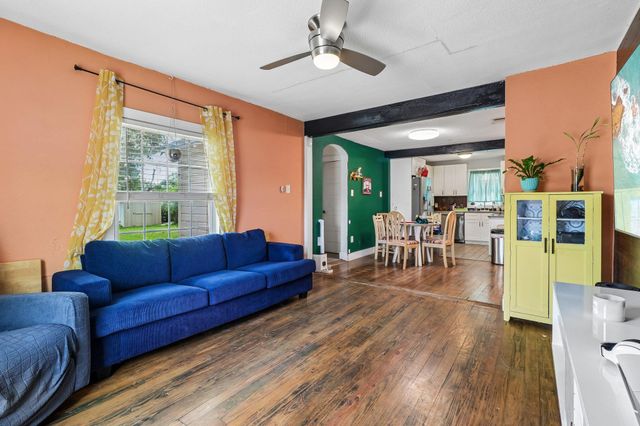 606 E Pecan ST, Taylor, TX 76574