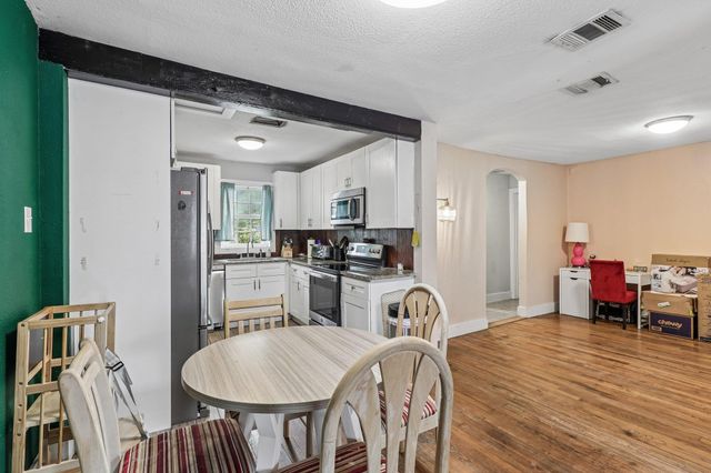 606 E Pecan ST, Taylor, TX 76574