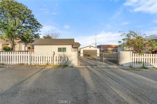 906 N Allen Street, Banning, CA 92220