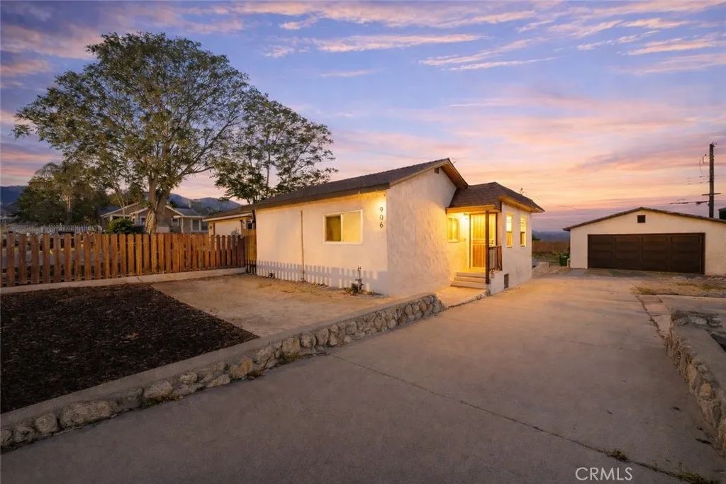 906 N Allen Street, Banning, CA 92220