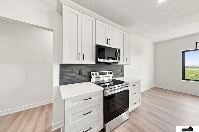 8821 Honeybee Lane, Lincoln, NE 68526