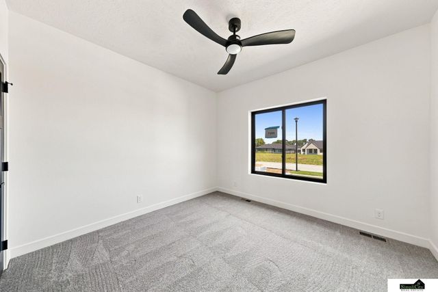 8821 Honeybee Lane, Lincoln, NE 68526