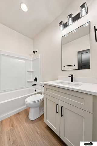 8821 Honeybee Lane, Lincoln, NE 68526