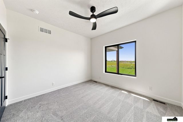 8821 Honeybee Lane, Lincoln, NE 68526