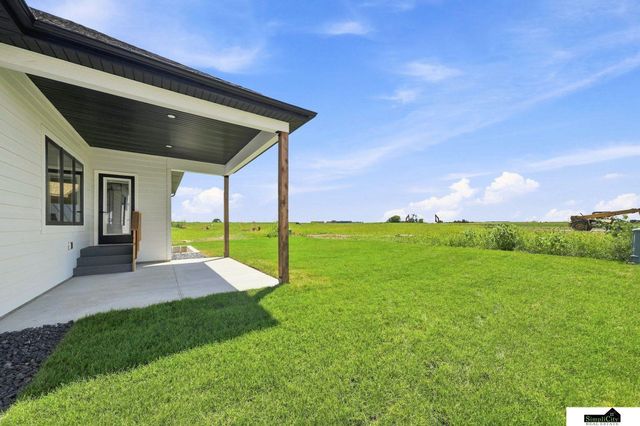 8821 Honeybee Lane, Lincoln, NE 68526