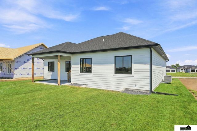 8821 Honeybee Lane, Lincoln, NE 68526