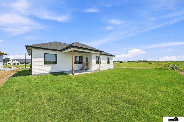 8821 Honeybee Lane, Lincoln, NE 68526