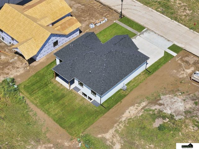 8821 Honeybee Lane, Lincoln, NE 68526
