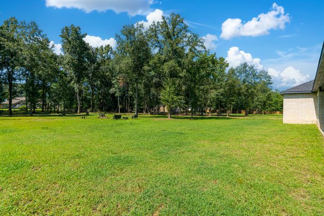 2069 Road 660, Dayton, TX 77535