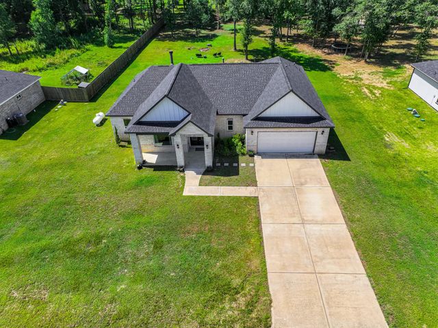 2069 Road 660, Dayton, TX 77535