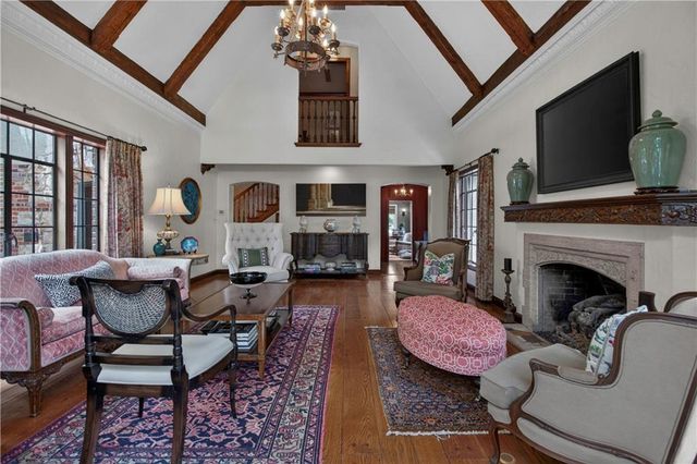 840 Rockwell Lane, Kansas City, MO 64112