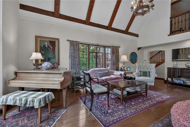 840 Rockwell Lane, Kansas City, MO 64112