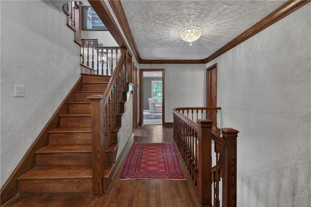 840 Rockwell Lane, Kansas City, MO 64112
