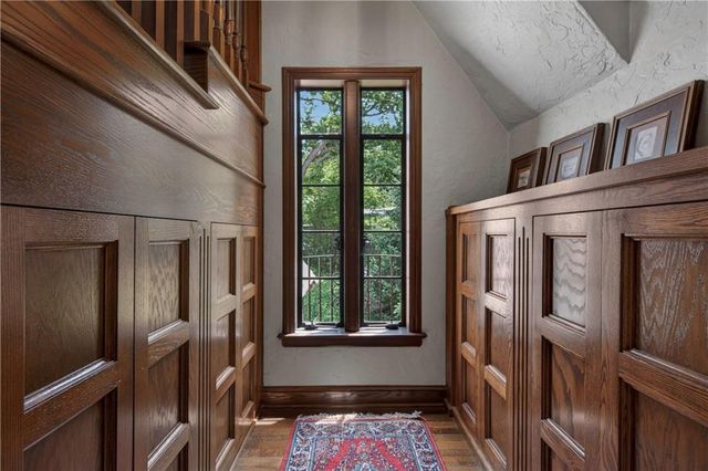 840 Rockwell Lane, Kansas City, MO 64112