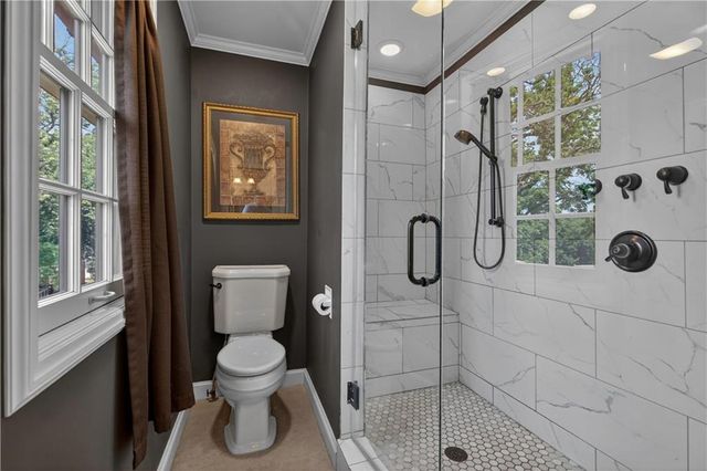 840 Rockwell Lane, Kansas City, MO 64112