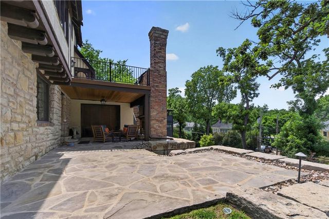 840 Rockwell Lane, Kansas City, MO 64112