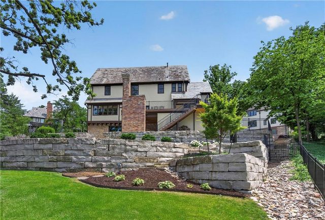840 Rockwell Lane, Kansas City, MO 64112