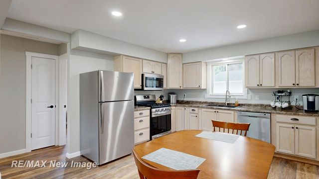 5019 Glenfield Drive, Saginaw Twp, MI 48638