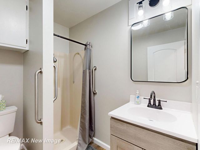 5019 Glenfield Drive, Saginaw Twp, MI 48638