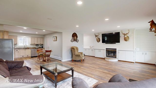 5019 Glenfield Drive, Saginaw Twp, MI 48638