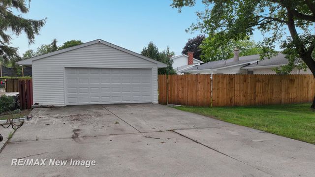 5019 Glenfield Drive, Saginaw Twp, MI 48638