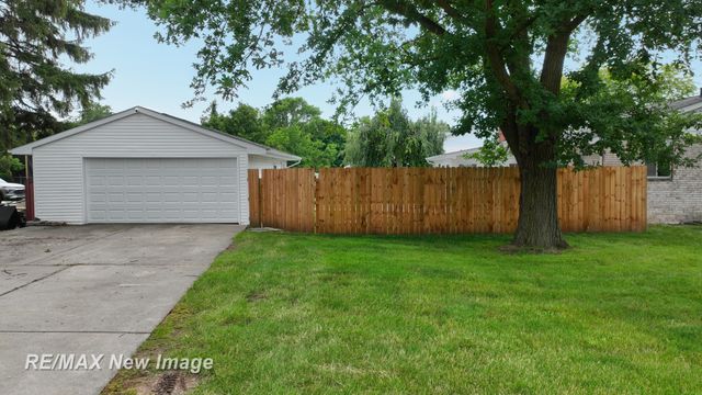 5019 Glenfield Drive, Saginaw Twp, MI 48638