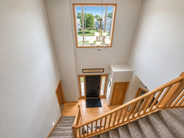 10425 Vera Cruz Drive N, Brooklyn Park, MN 55443
