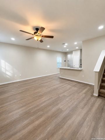 7356 Misty Ridge Dr Apt 12, Converse, TX 78109