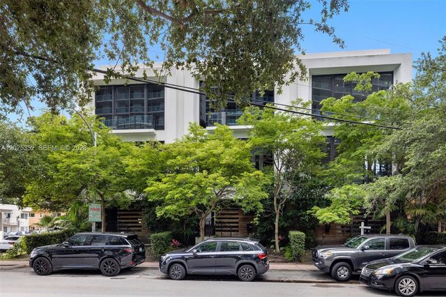1525 Bay Rd, Miami Beach, FL 33139