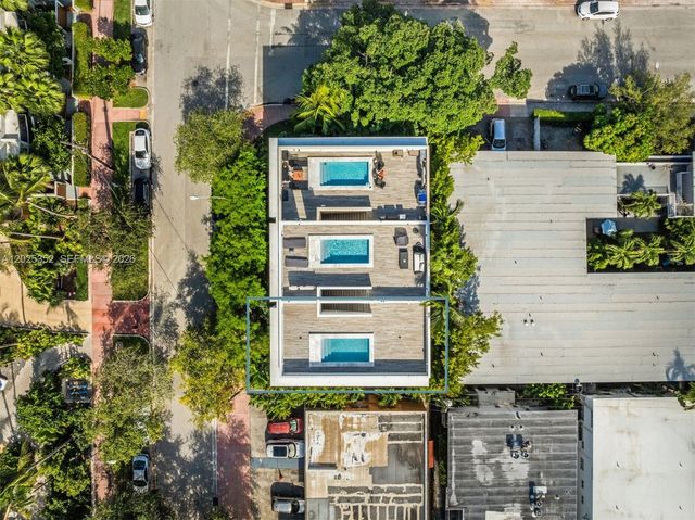 1525 Bay Rd, Miami Beach, FL 33139