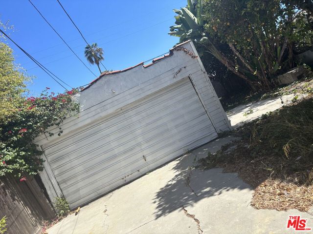 2232 S Ridgeley Drive, Los Angeles, CA 90016