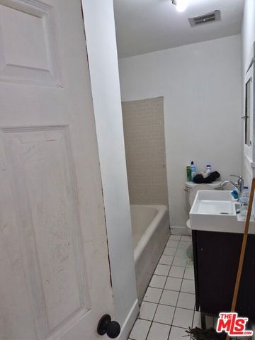 2232 S Ridgeley Drive, Los Angeles, CA 90016