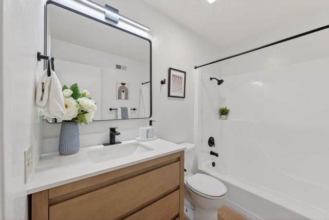 20288 Northwest Square, Cupertino, CA 95014