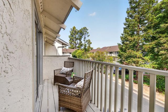 20288 Northwest Square, Cupertino, CA 95014