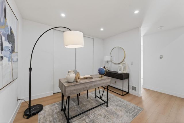 20288 Northwest Square, Cupertino, CA 95014