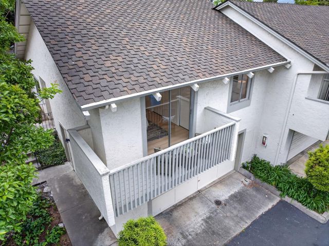 20288 Northwest Square, Cupertino, CA 95014