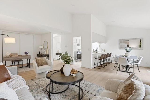 20288 Northwest Square, Cupertino, CA 95014