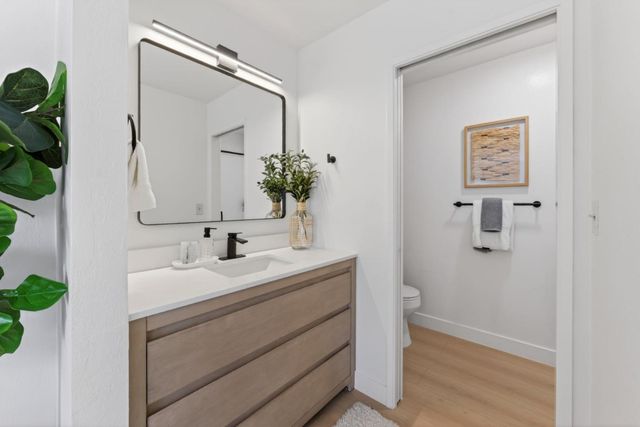 20288 Northwest Square, Cupertino, CA 95014