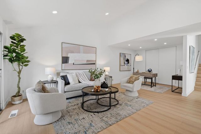 20288 Northwest Square, Cupertino, CA 95014