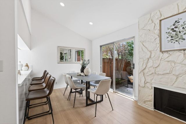 20288 Northwest Square, Cupertino, CA 95014