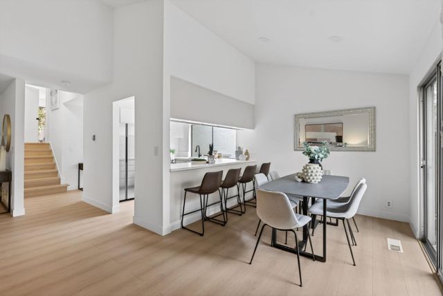 20288 Northwest Square, Cupertino, CA 95014