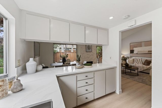 20288 Northwest Square, Cupertino, CA 95014