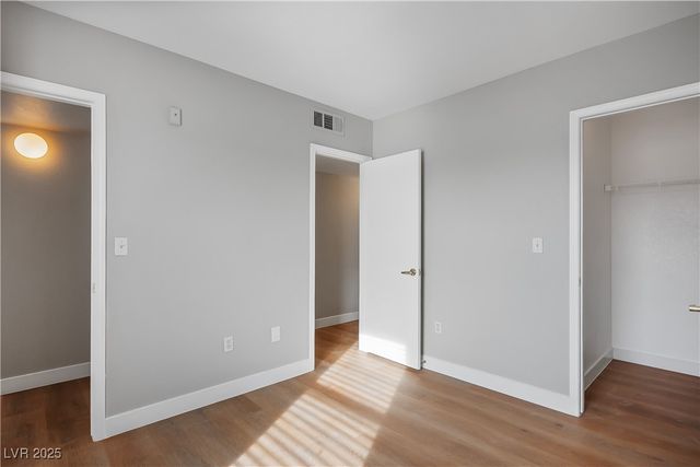 6650 WARM SPRINGS Road 2040, Las Vegas, NV 89118