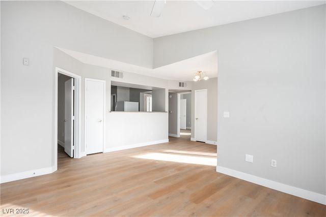 6650 WARM SPRINGS Road 2040, Las Vegas, NV 89118